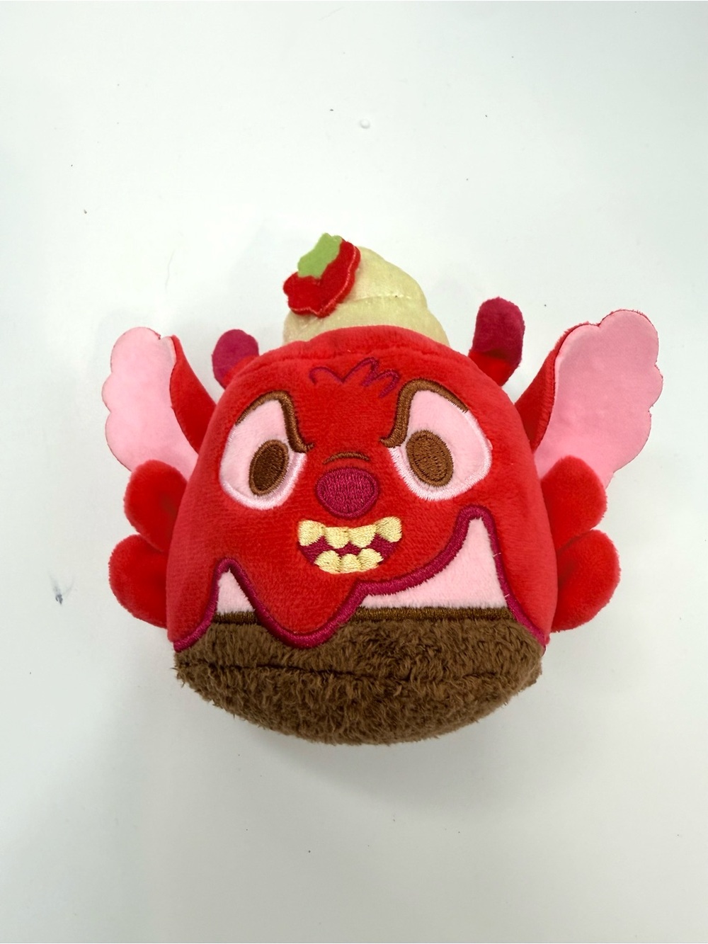Munchlings plush Leroy Lilo & Stitch chocolate raspberry mousse cake disney park